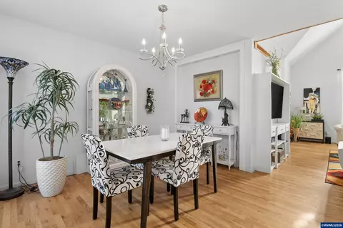 Dining - 327 S 46th St, Springfield, OR 97478 photo 2 of 4