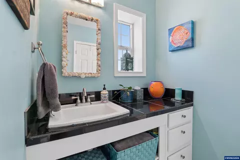 Bath - 327 S 46th St, Springfield, OR 97478 photo 3 of 4