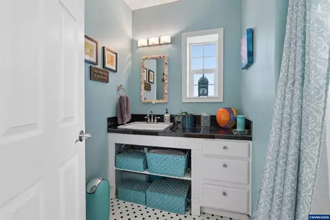 Bath - 327 S 46th St, Springfield, OR 97478 photo 2 of 4