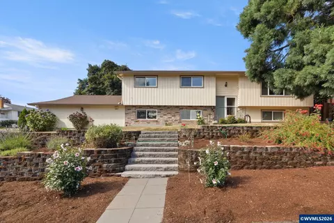 5676 SE Hillwood Cir, Milwaukie, OR 97267