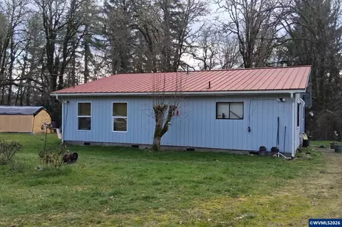 11 N Main St, Falls City, OR 97344