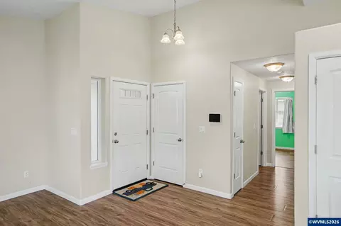 Entry Way - 1988 13th Ave SW, Albany, OR 97321 photo 1 of 1