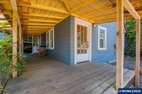 1410 SW 53rd St, Corvallis, OR 97330