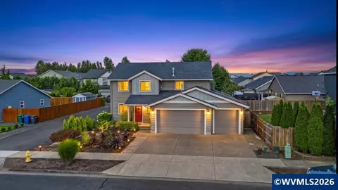 574 Prairie St, Woodburn, OR 97071