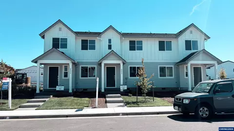 2284 Sawtelle Dr, Woodburn, OR 97071
