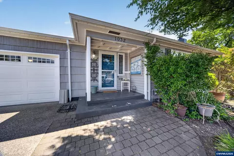 1032 23rd St NE, Salem, OR 97301