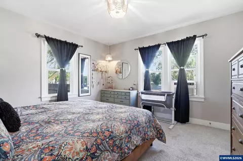 Bedroom - 489 D St, Independence, OR 97351 photo 1 of 8
