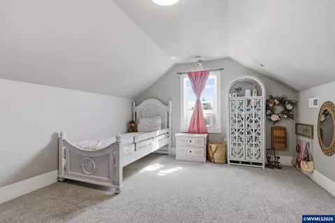 Bedroom - 489 D St, Independence, OR 97351 photo 5 of 8