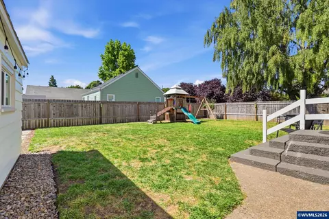 Exterior - 489 D St, Independence, OR 97351 photo 3 of 6