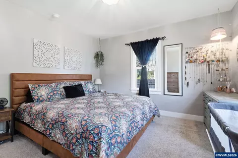 Bedroom - 489 D St, Independence, OR 97351 photo 2 of 8