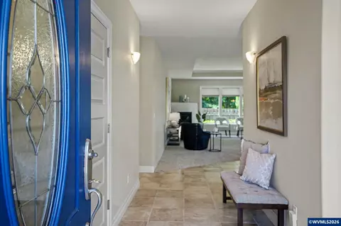Entry Way - 552 SE Arbor Ct, Sublimity, OR 97385 photo 1 of 2