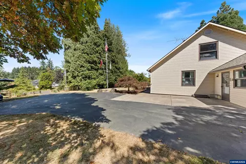 Exterior - 8470 S Sconce Rd, Canby, OR 97013 photo 9 of 11