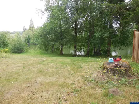 Exterior - 341 Locust St, Lyons, OR 97358 photo 7 of 10