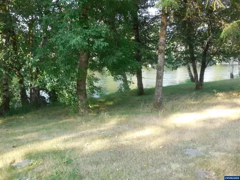 Exterior - 341 Locust St, Lyons, OR 97358 photo 6 of 10