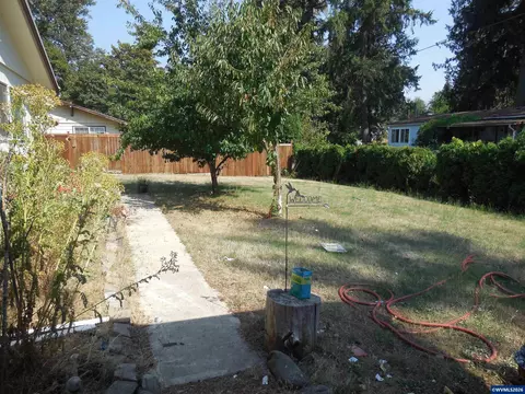 Exterior - 341 Locust St, Lyons, OR 97358 photo 9 of 10