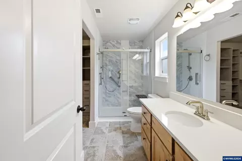 Bath - 2485 Equestrian Lp Lp S, Salem, OR 97305 photo 2 of 2