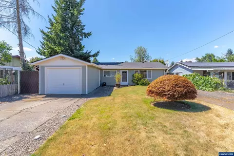 815 N 4th St, Aumsville, OR 97325