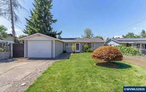815 N 4th St, Aumsville, OR 97325