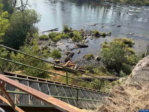 26282 Sitkum St, Lyons, OR 97358 photo 9