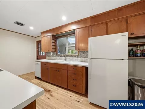 Kitchen - 27009 Cecil Ln, Alsea, OR 97324 photo 2 of 5