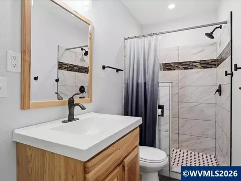 Bath - 27009 Cecil Ln, Alsea, OR 97324 photo 2 of 2