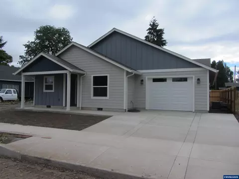 73 Park St, Lebanon, OR 97355