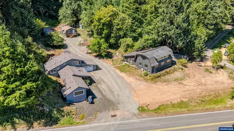 1995 N Bayview Rd, Waldport, OR 97394