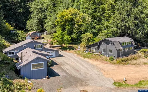 1995 N Bayview Rd, Waldport, OR 97394