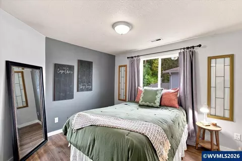 Bedroom - 5359 Holly Lp Lp SE, Turner, OR 97392 photo 1 of 5