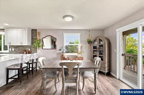 Dining - 5359 Holly Lp Lp SE, Turner, OR 97392 photo 1 of 3
