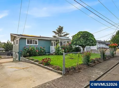 733 Meadowlawn Dr SE, Salem, OR 97317