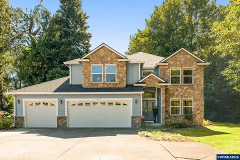 534 NE South Shore Rd, Portland, OR 97211