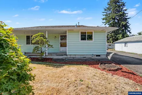 80 Berry St, Lebanon, OR 97355
