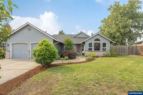 849 E 9th Ct, Lafayette, OR 97127