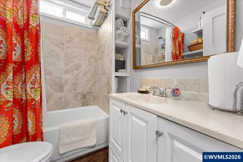 Bath - 1915 5th St NE, Salem, OR 97301 photo 1 of 1