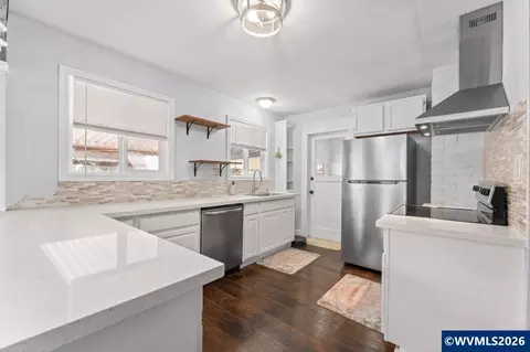 Kitchen - 1915 5th St NE, Salem, OR 97301 photo 2 of 2