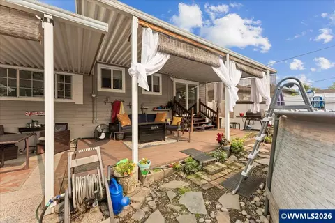 Exterior - 1915 5th St NE, Salem, OR 97301 photo 6 of 8