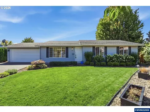 911 SW Warbler Ct, Mcminnville, OR 97128