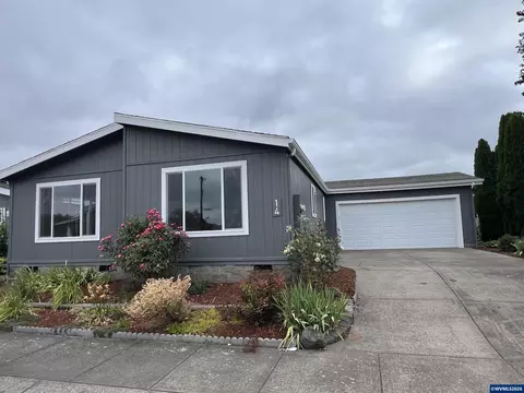 11105 Main St #14, Donald, OR 97020