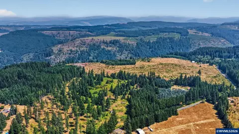 2254 Crooked Finger Rd NE, Scotts Mills, OR 97375