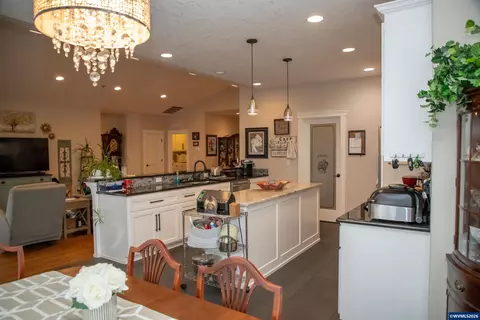3046 Elliot St NW, Salem, OR 97304