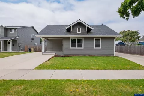 180 Hiatt St, Lebanon, OR 97355