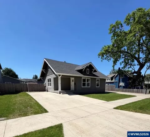 180 Hiatt St, Lebanon, OR 97355