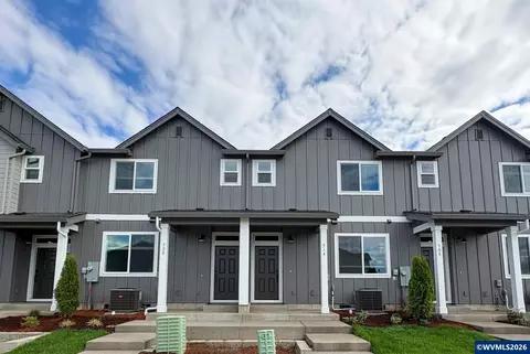 514 E Traverse Rd, Woodburn, OR 97071