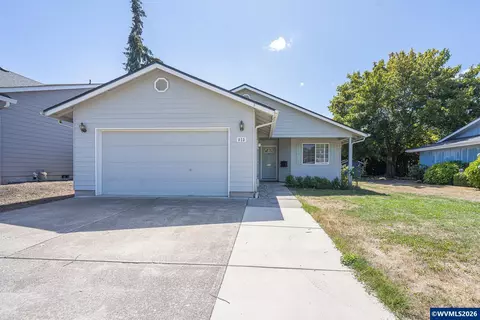 955 Margaret St E, Monmouth, OR 97361