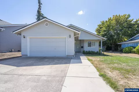 955 Margaret St E, Monmouth, OR 97361