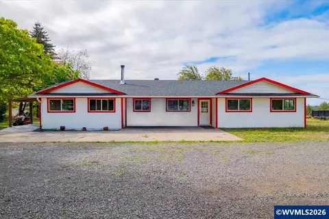 40200 Providence Dr, Scio, OR 97374