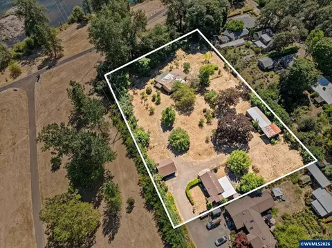 View/Area - 136 E Hillcrest Dr, Eugene, OR 97404 photo 1 of 3