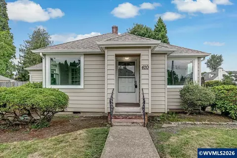 420 E Santiam St, Stayton, OR 97383
