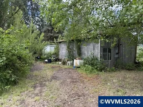 30040 Tolomei Ln, Lebanon, OR 97355